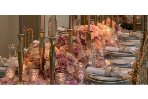 How to host a stunning Christmas dinner with table setting hire